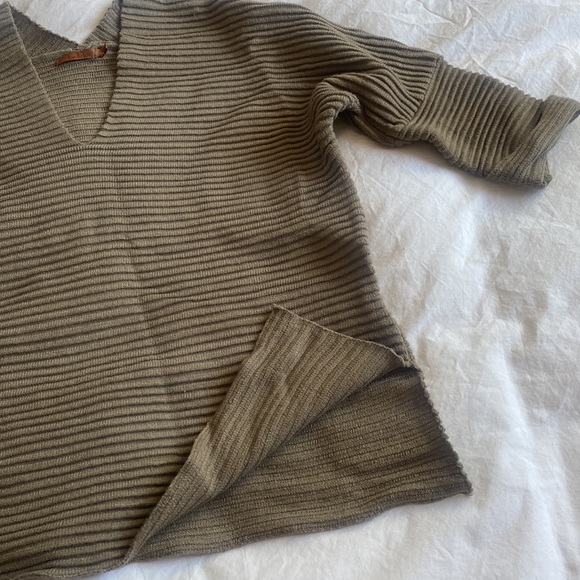 Belldini Sweater - Picture 2 of 2